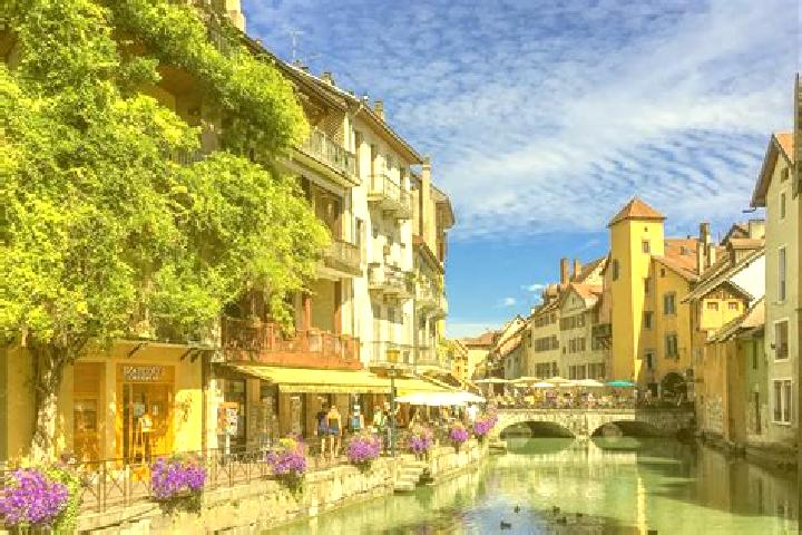 Olivia, 25 — Escort in Aime, France