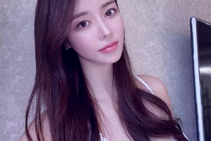 Olivia, 25 — Escort in Yeonil, South Korea