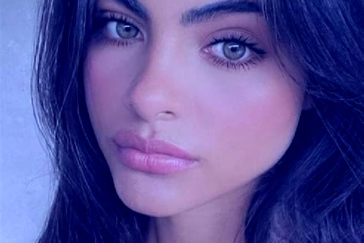 Olivia, 27, a brunette grey-eyed indian companion based in San Pedro de Cajas. Offering Overnight, 69, Couples. Available for incall and outcall, overnight b...