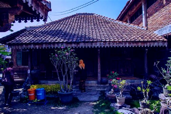 Olivia, 27 — Escort in Gesik, Indonesia