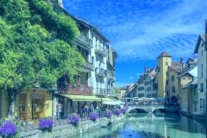Olivia, 27 — Escort in Veyras, France