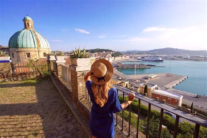 Olivia, 28 — Escort in Le Grazie di Ancona, Italy