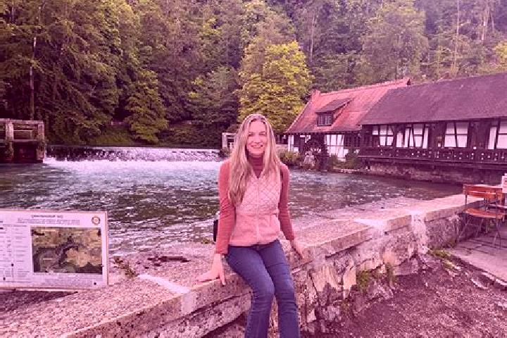 Olivia, 29 — Escort in Blaubeuren, Germany