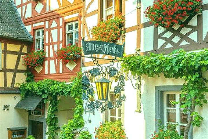 Olivia, 29 — Escort in Hohfroschen, Germany