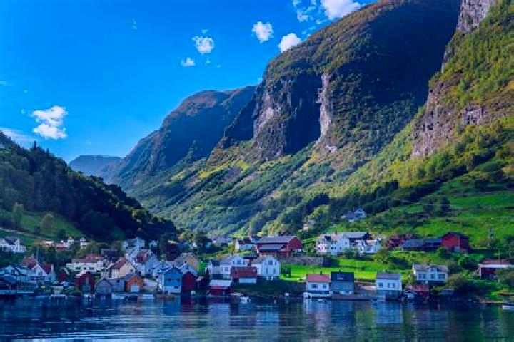 Olivia, 30 — Escort in Saebovik, Norway