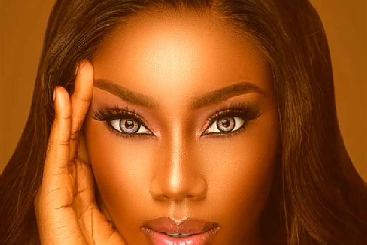 Olivia, 32, a chestnut blue-eyed ebony companion based in Tence. Offering Deep French Kissing, Party Girl, Fetish, Roleplay. Available for incall and outcall...