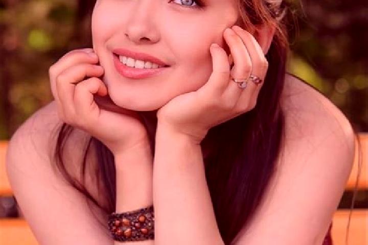 Olivia, 33, a red blue-eyed asian companion based in Chandan Hola. Offering A-Level, Prostate Massage, Duos, Deep French Kissing. Available for incall and ou...