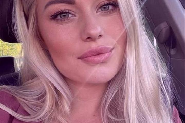 Olivia, 34, a blonde hazel-eyed latina companion based in Brass Castle. Offering OWO, Travel Companion, 69. Available for incall and outcall, day and evening...
