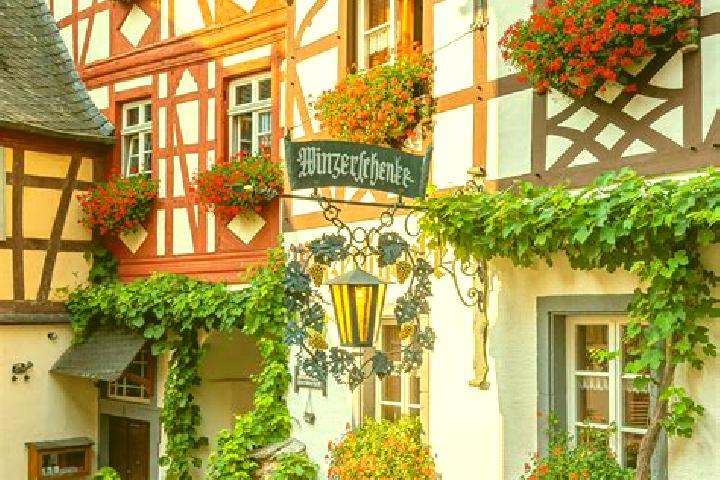 Olivia, 34 — Escort in Lotzbeuren, Germany