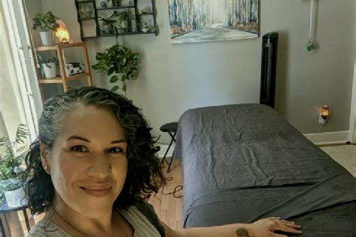 Olivia, 35, a dark blonde amber-eyed ebony companion based in Palolo. Offering Erotic Massage, Travel Companion, Overnight, GFE. Available for incall and out...