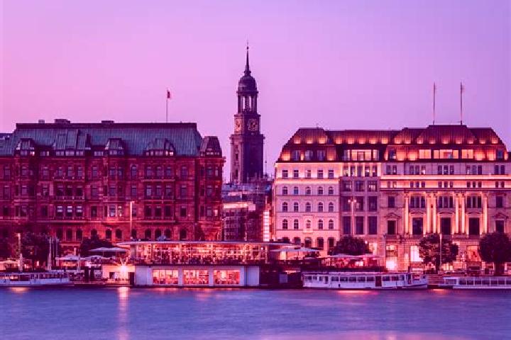 Olivia, 35 — Escort in Nolby, Sweden