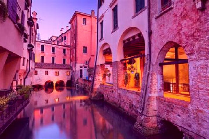 Olivia, 35 — Escort in Oderzo, Italy