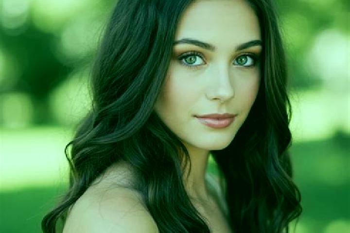 Olivia, 36, a brunette hazel-eyed mediterranean companion based in Freha. Offering Overnight, CIM. Available for incall and outcall, day and evening dates.