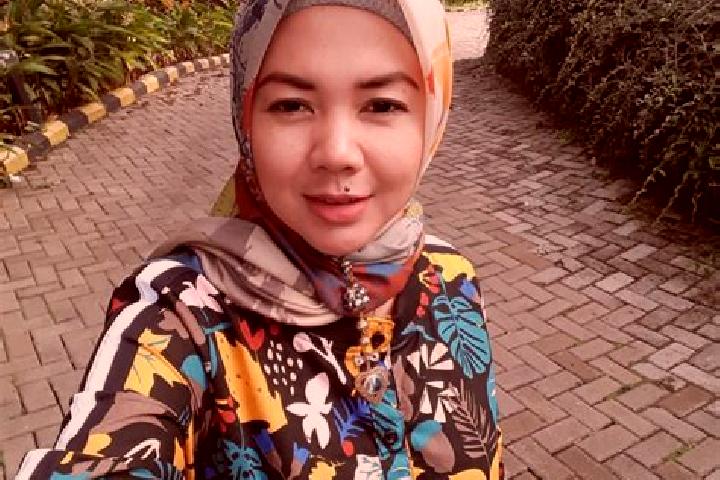 Olivia, 36 — Escort in Seuseupan, Indonesia