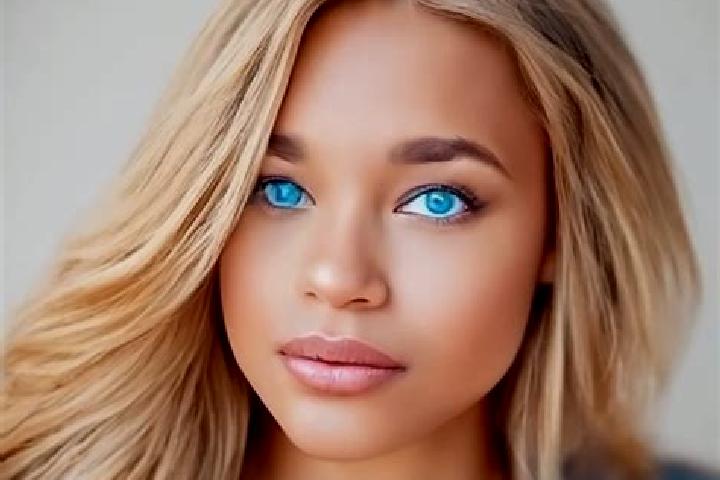 Olivia, 37, a dark blonde blue-eyed latina companion based in Ovindoli. Offering Roleplay, CIM. Available for incall and outcall, day and evening dates.