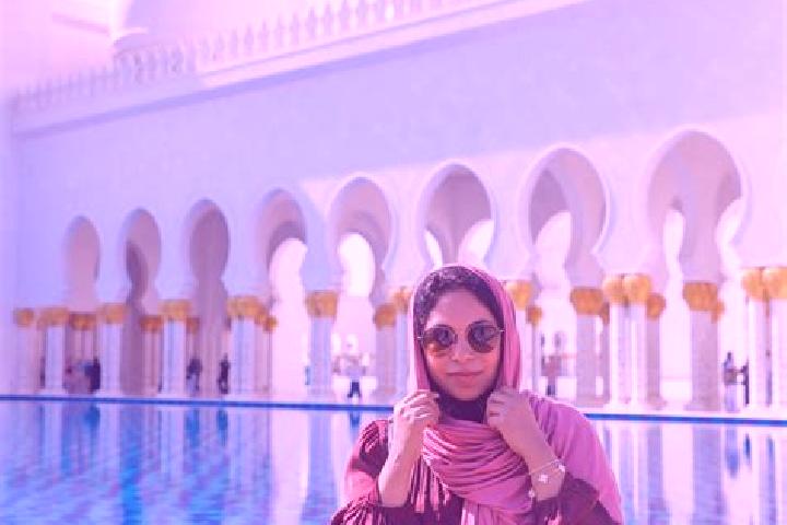 Olivia, 39 — Escort in Abu Qashsh, Palestine