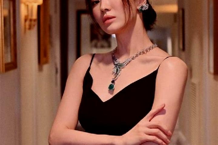 Olivia, 39 — Escort in Yaosai, China
