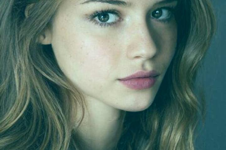 Penelope, 20, a chestnut grey-eyed latina companion based in Chongos Bajo. Offering GFE, Erotic Massage, A-Level, Deep French Kissing. Available for incall a...