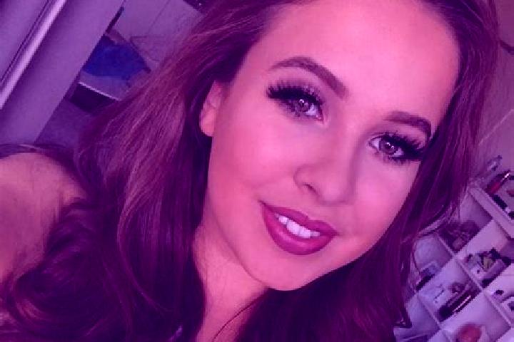 Penelope, 20, a dark blonde amber-eyed latina companion based in Geling. Offering A-Level, GFE, Couples, Duos. Available for incall and outcall, day and even...