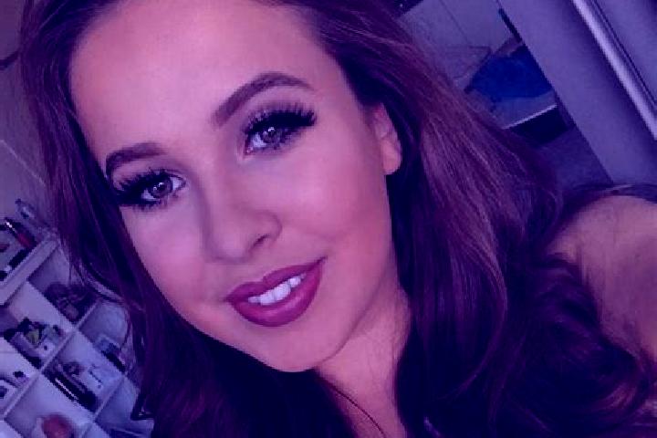 Penelope, 20, a red brown-eyed caucasian companion based in Barrio de San Pedro la Cabecera. Offering Domination, Roleplay, Overnight, Striptease, Tantra. Av...