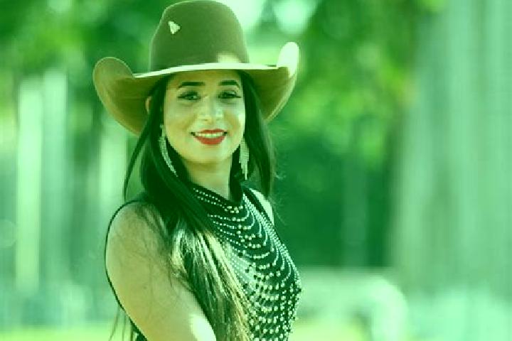 Penelope, 20 — Escort in Firminopolis, Brazil