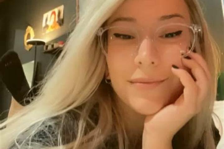 Penelope, 21, a blonde grey-eyed caucasian companion based in Ellerton. Offering Duos, Striptease, Erotic Massage, CIM. Available for incall and outcall, ove...