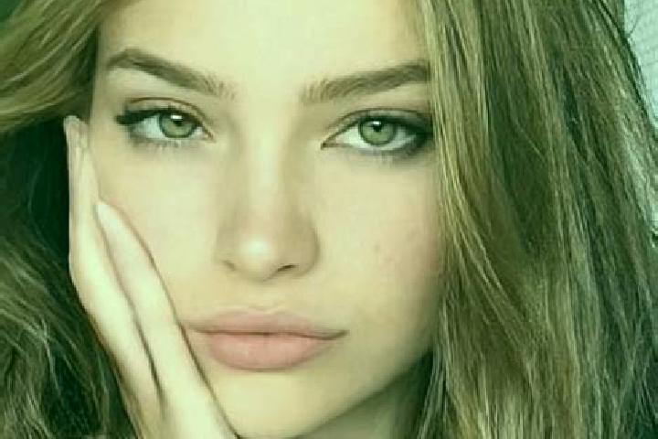 Penelope, 21, a blonde hazel-eyed latina companion based in Burago di Molgora. Offering Couples, 69, Party Girl. Available for incall and outcall, day and ev...