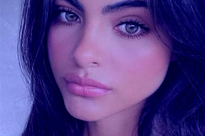 Penelope, 21, a brunette green-eyed european companion based in Tubilla del Lago. Offering BDSM, Tantra, Girlfriend Experience, Striptease, Domination. Avail...