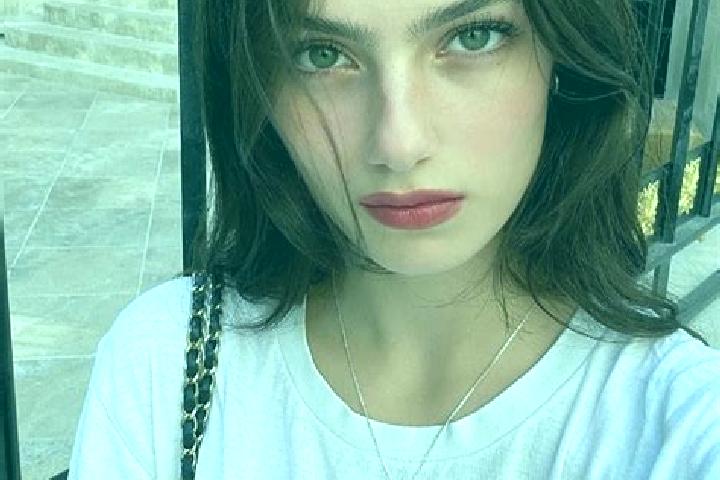 Penelope, 21, a brunette grey-eyed mediterranean companion based in Oberboihingen. Offering Deep French Kissing, A-Level, Overnight, Party Girl. Available fo...
