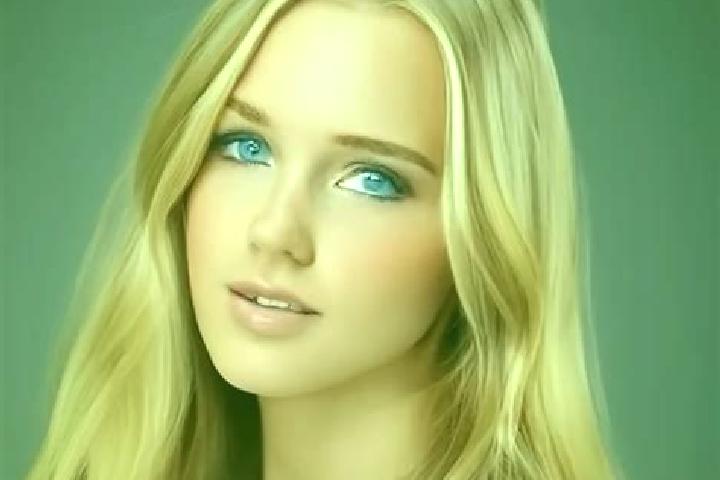 Penelope, 21, a chestnut blue-eyed slavic companion based in Marcq-en-Ostrevent. Offering Girlfriend Experience, Travel Companion, Party Girl, Deep French Ki...