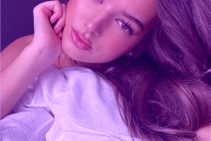 Penelope, 21, a chestnut dark-eyed latina companion based in Peyrat-de-Bellac. Offering BDSM, GFE, Striptease, CIM. Available for incall and outcall, overnig...