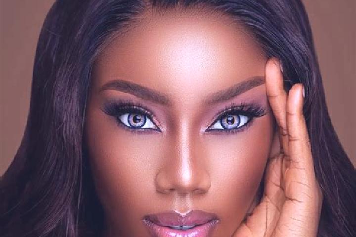 Penelope, 21, a red blue-eyed ebony companion based in Baynton. Offering Striptease, Roleplay, CIM, Erotic Massage. Available for incall and outcall, day and...