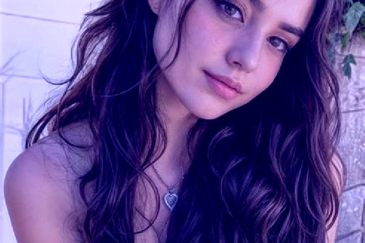 Penelope, 23, a auburn brown-eyed indian companion based in Bojnice. Offering Girlfriend Experience, Tantra, CIM. Available for incall and outcall, day and e...