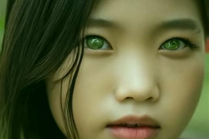 Penelope, 23, a red green-eyed asian companion based in Mirabel. Offering Deep French Kissing, CIM, Duos, BDSM. Available for incall and outcall, day and eve...