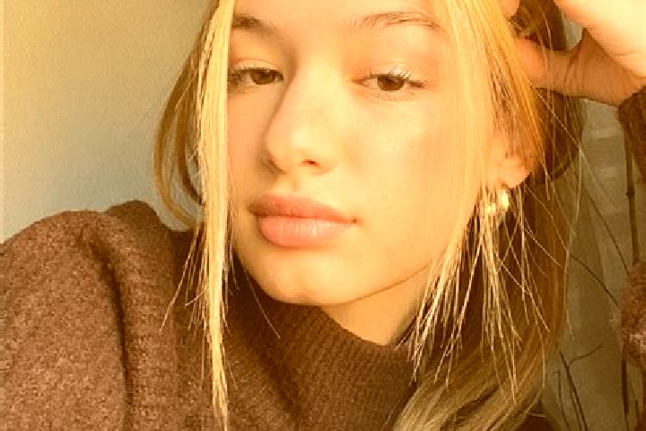Penelope, 24, a blonde brown-eyed latina companion based in Wakaseko. Offering OWO, Domination, Deep French Kissing. Available for incall and outcall, overni...