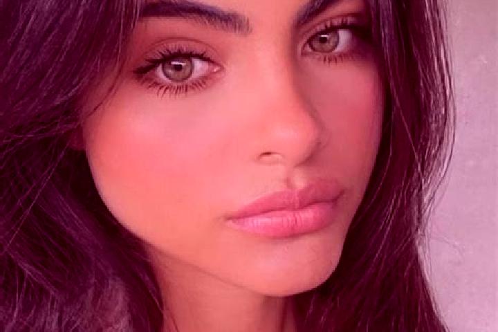 Penelope, 24, a brunette dark-eyed indian companion based in Rihab. Offering Fetish, Erotic Massage, Deep French Kissing, Prostate Massage, 69. Available for...