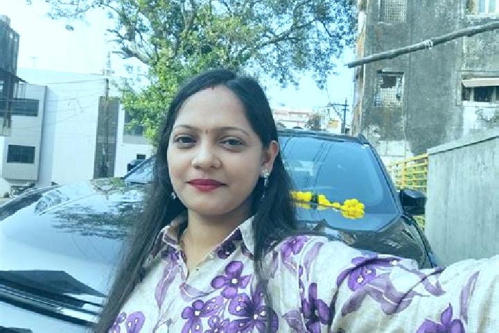 Penelope, 24 — Escort in Chikhli, India