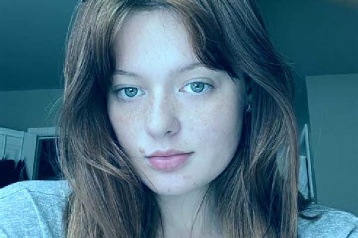 Penelope, 25, a auburn amber-eyed slavic companion based in Controne. Offering Couples, Roleplay, OWO, Prostate Massage. Available for incall and outcall, da...
