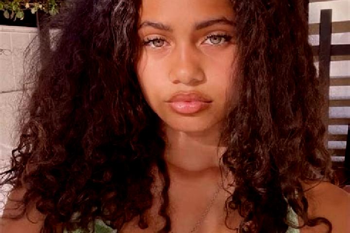 Penelope, 25, a black green-eyed mixed companion based in Mayang. Offering Duos, Dinner Date. Available for incall and outcall, day and evening dates.