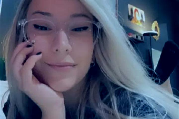 Penelope, 25, a blonde grey-eyed middle eastern companion based in Choa Chu Kang New Town. Offering GFE, Striptease, Couples, Prostate Massage. Available for...