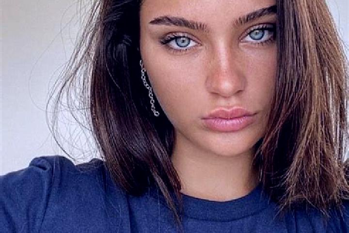 Penelope, 26, a brunette dark-eyed caucasian companion based in Zamarski. Offering Striptease, BDSM, Overnight, Party Girl. Available for incall and outcall,...