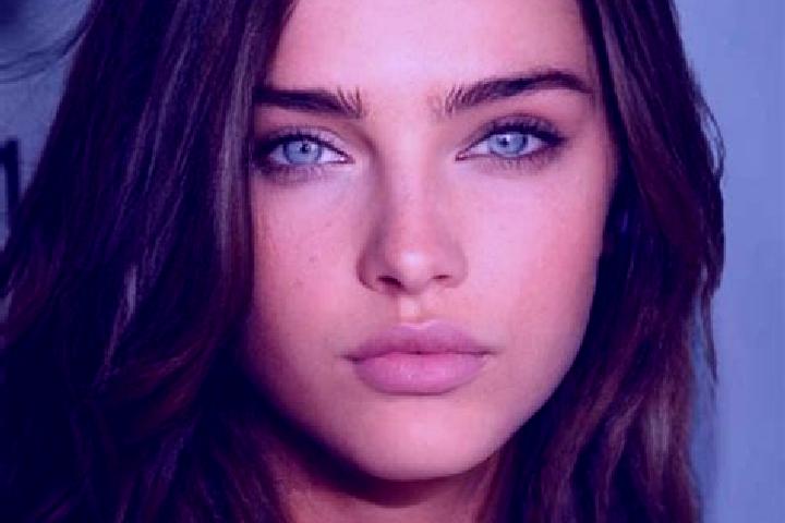 Penelope, 26, a chestnut grey-eyed caucasian companion based in Yafan. Offering Party Girl, Erotic Massage. Available for incall and outcall, day and evening...