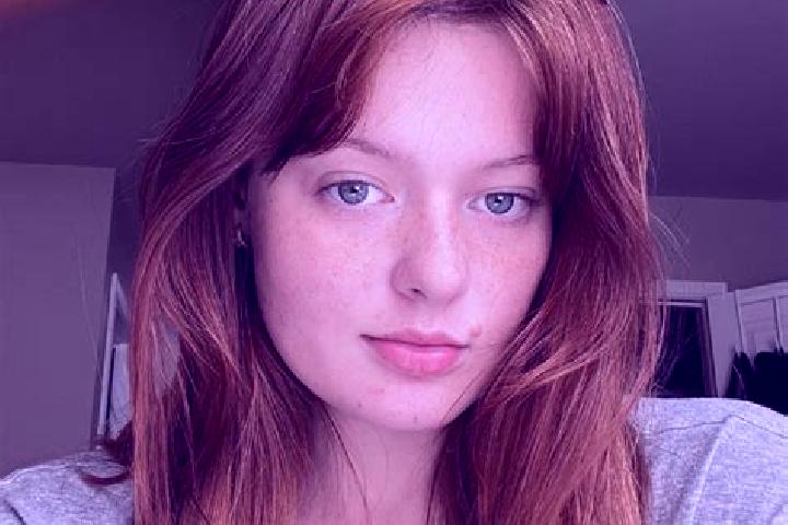 Penelope, 27, a auburn grey-eyed caucasian companion based in Postoloprty. Offering A-Level, 69, Striptease. Available for incall and outcall, day and evenin...