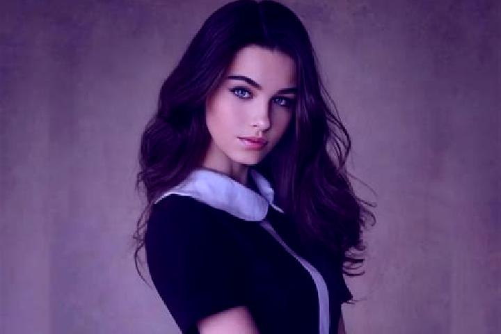 Penelope, 27, a brunette amber-eyed slavic companion based in Sainte-Florence. Offering Prostate Massage, OWO, Couples. Available for incall and outcall, ove...
