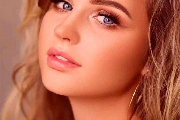 Penelope, 27, a dark blonde blue-eyed middle eastern companion based in Farra d Isonzo. Offering Erotic Massage, Girlfriend Experience. Available for incall ...