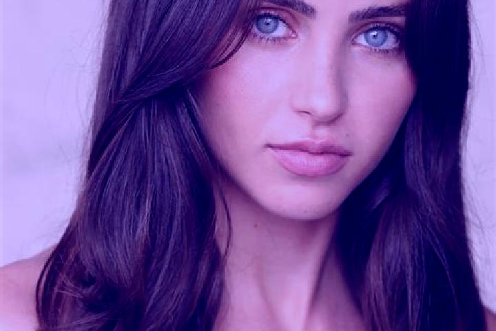 Penelope, 28, a brunette blue-eyed middle eastern companion based in L Islet-sur-Mer. Offering Prostate Massage, A-Level, Deep French Kissing, Travel Compani...