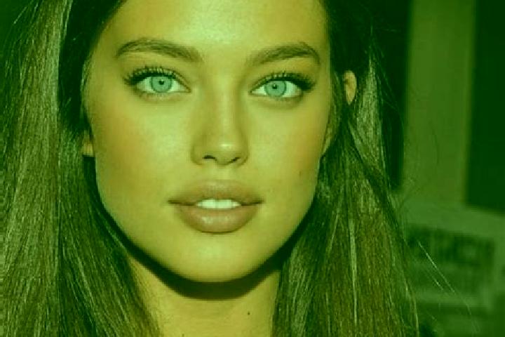 Penelope, 28, a chestnut green-eyed caucasian companion based in Mudau. Offering A-Level, Party Girl, Dinner Date, Domination, Massage. Available for incall ...