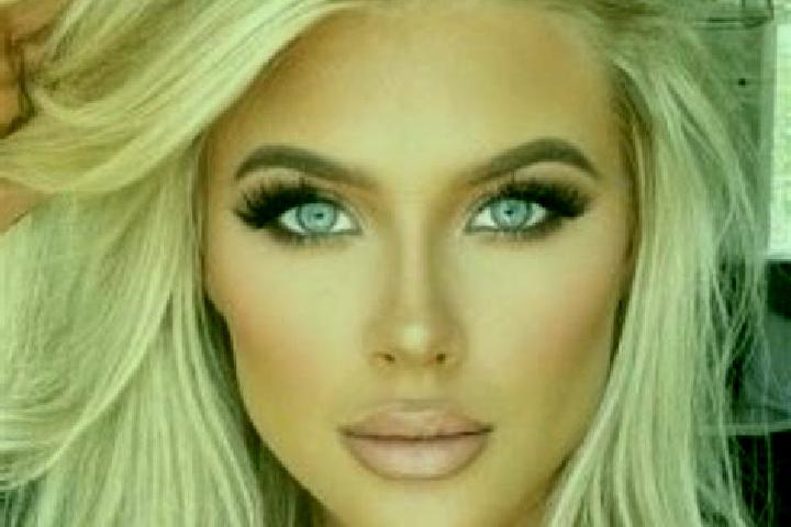 Penelope, 28, a platinum blonde brown-eyed caribbean companion based in Coimbra. Offering CIM, Duos, Fetish. Available for incall and outcall, overnight book...