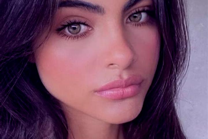 Penelope, 29, a auburn green-eyed indian companion based in Rendui. Offering A-Level, Overnight, OWO, Prostate Massage. Available for incall and outcall, day...