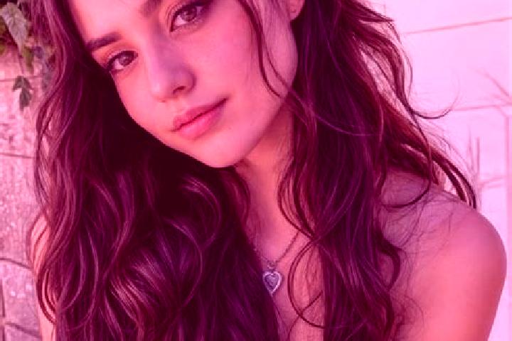 Penelope, 29, a auburn hazel-eyed middle eastern companion based in Becicherecu Mic. Offering Party Girl, Tantra, GFE, Roleplay, BDSM. Available for incall a...